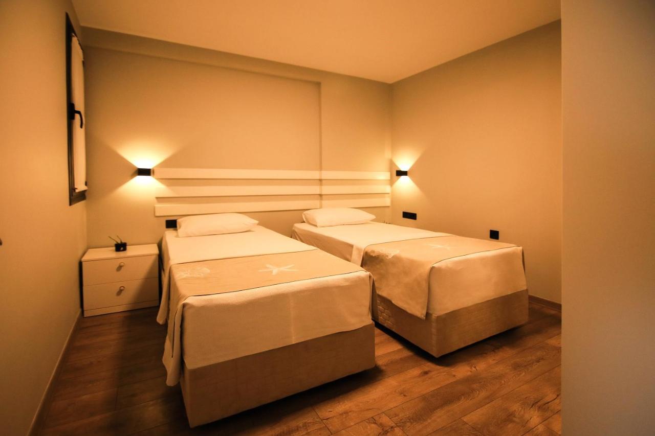 Krem Marin Otel Cesme Bagian luar foto