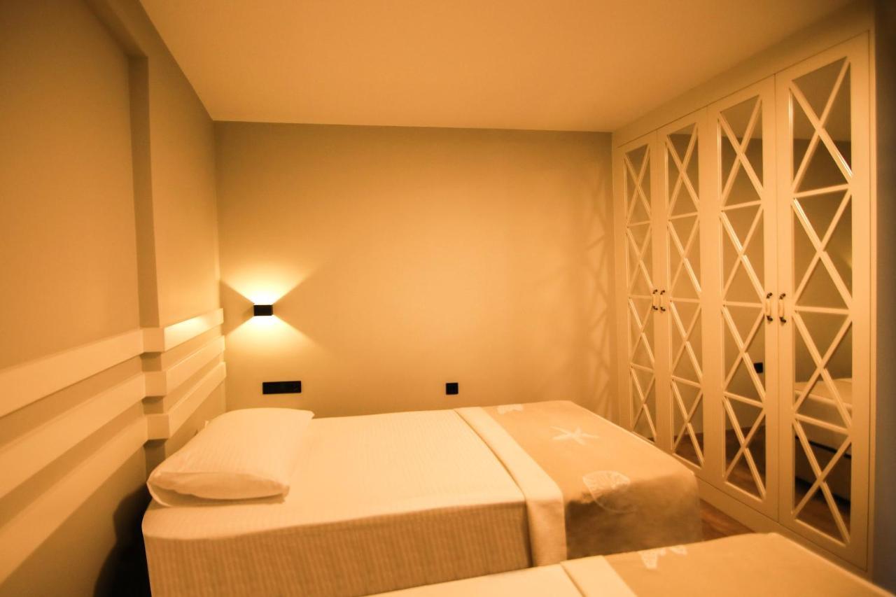 Krem Marin Otel Cesme Bagian luar foto