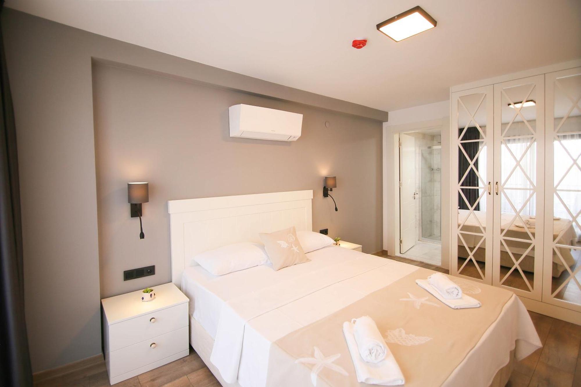 Krem Marin Otel Cesme Bagian luar foto