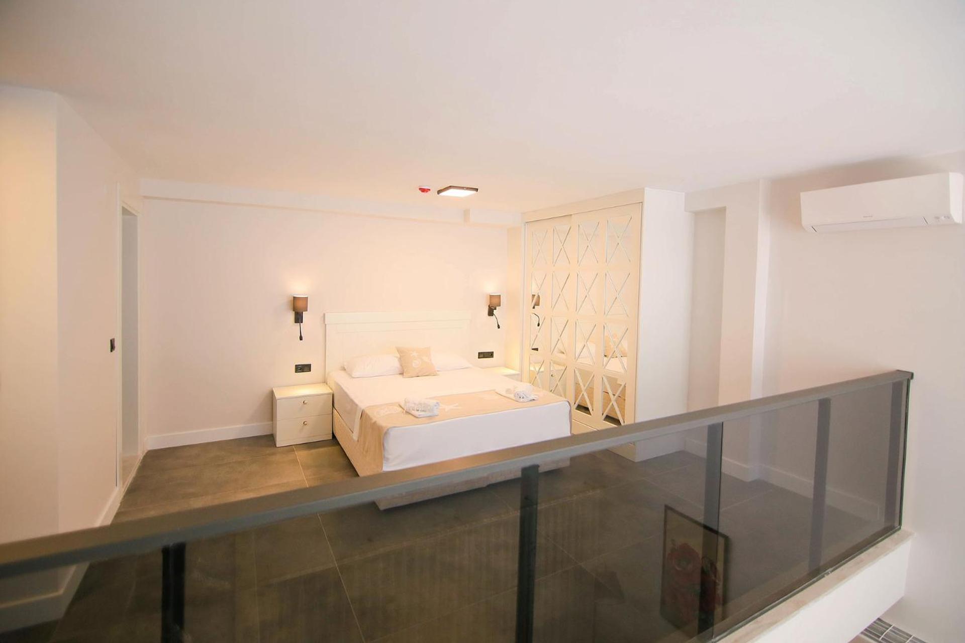 Krem Marin Otel Cesme Bagian luar foto